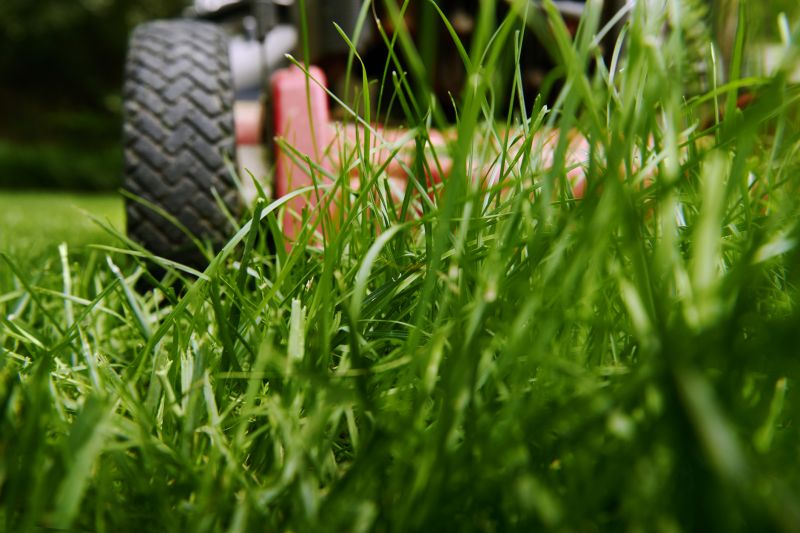 Acreage Mowing Service in Waldorf, MD